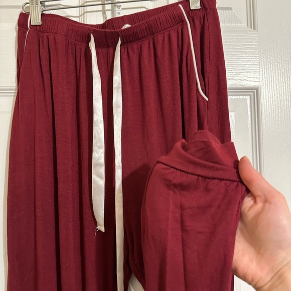 Long sleeve and jogger pajama set - Picture 4 of 7